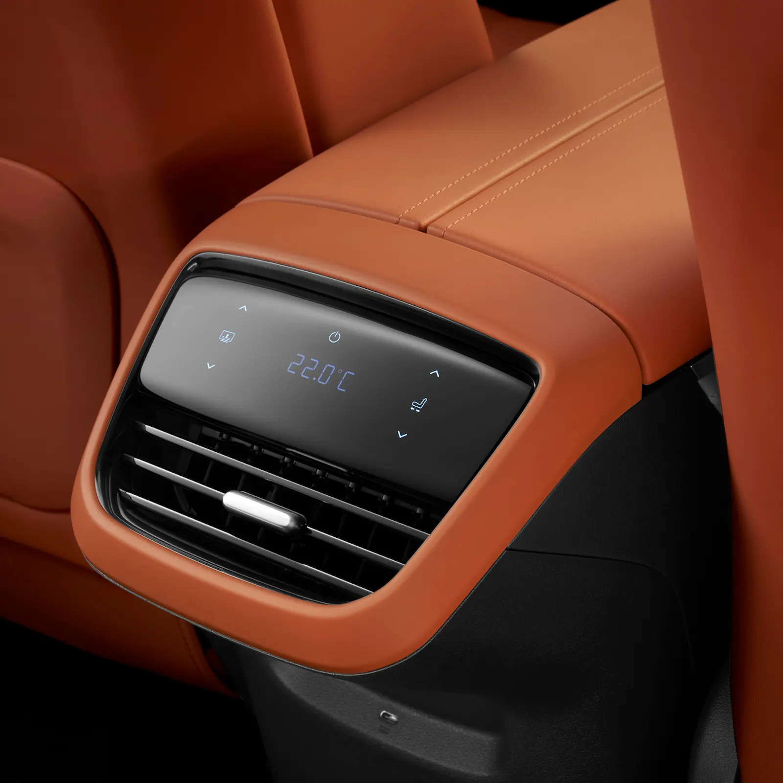 Večopravilni zaslon za upravljanje klimatske naprave